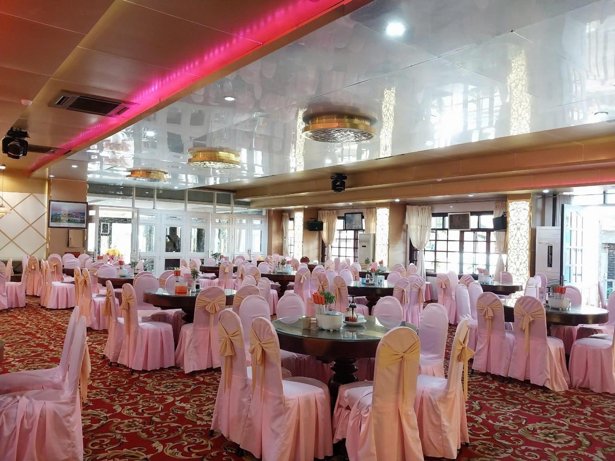 Nhat Quy Hotel Tây Ninh Buitenkant foto