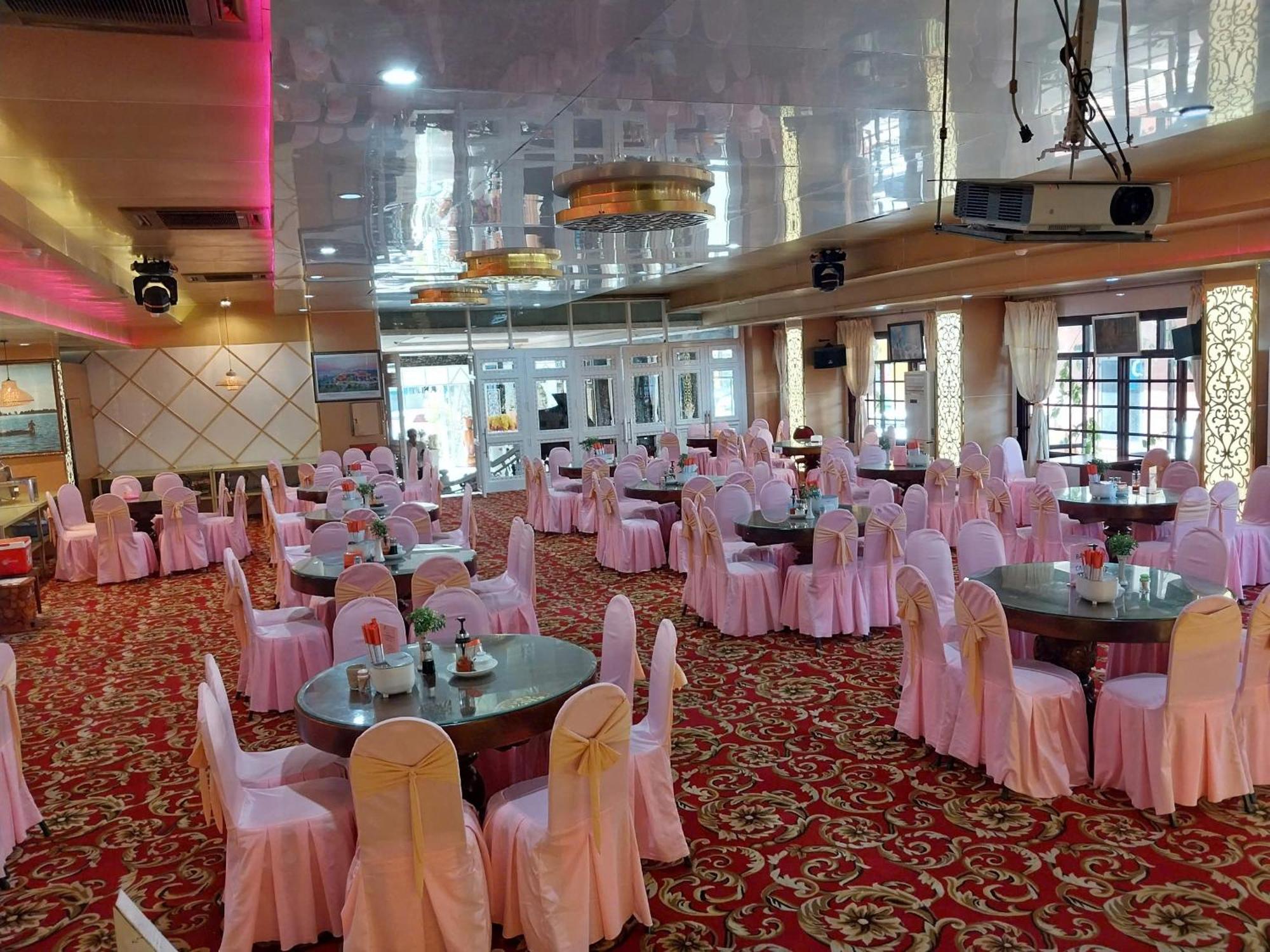 Nhat Quy Hotel Tây Ninh Buitenkant foto